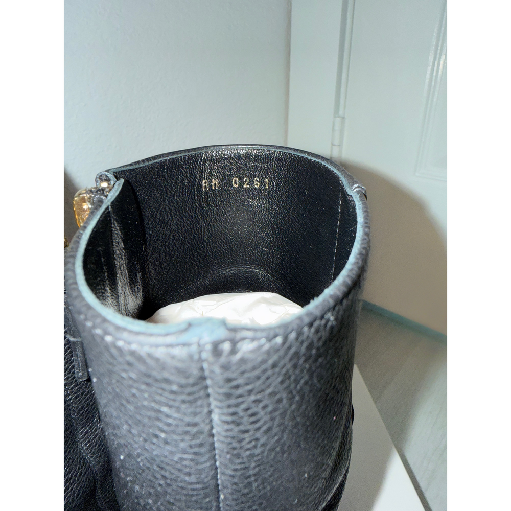 Givenchy G Cube-Heel Ankle Boots in Black - Picture 5 of 8